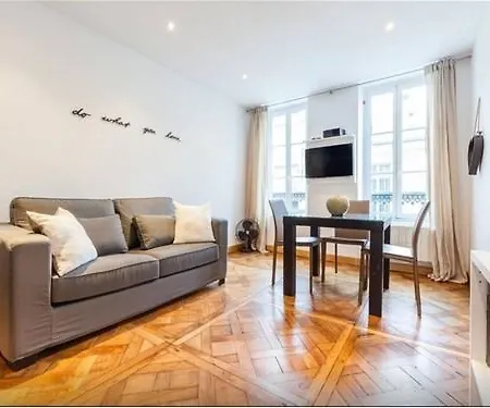 Apartment Apart By Jo *